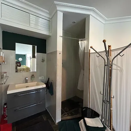 Kamersven Bed & Breakfast 4*